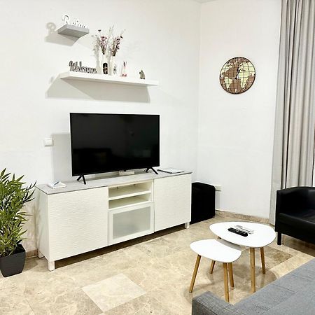 Apartamento Acogedor Y Moderno En Pleno Centro De Sevilla Con Parking Gratis Exterior photo