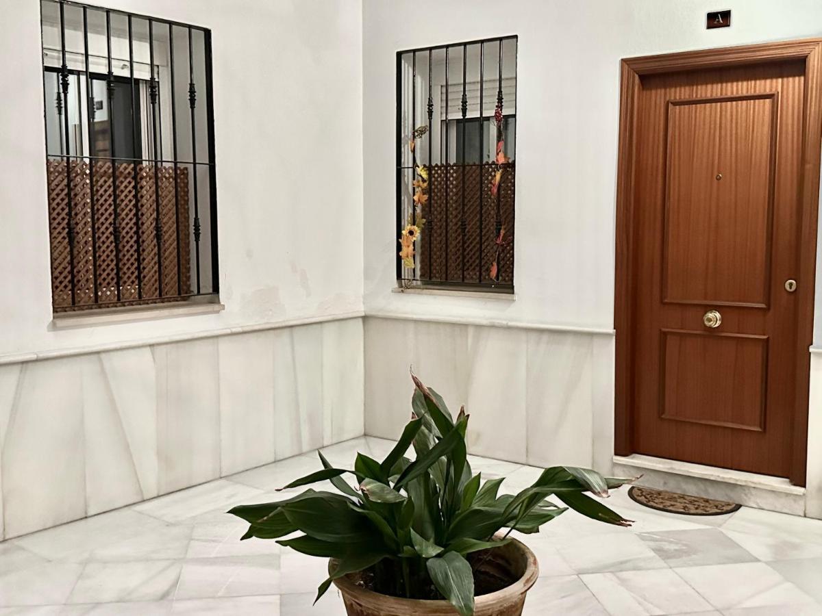 Apartamento Acogedor Y Moderno En Pleno Centro De Sevilla Con Parking Gratis Exterior photo
