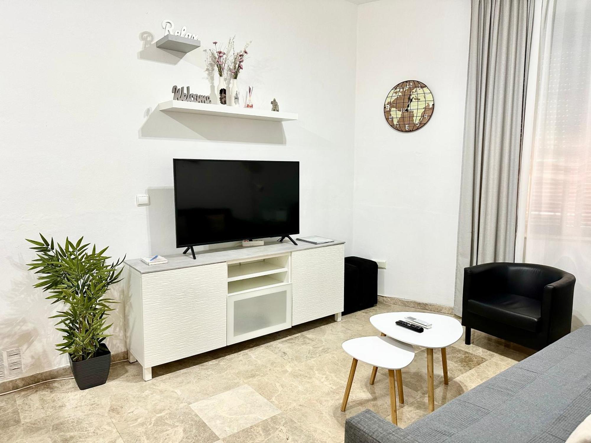 Apartamento Acogedor Y Moderno En Pleno Centro De Sevilla Con Parking Gratis Exterior photo